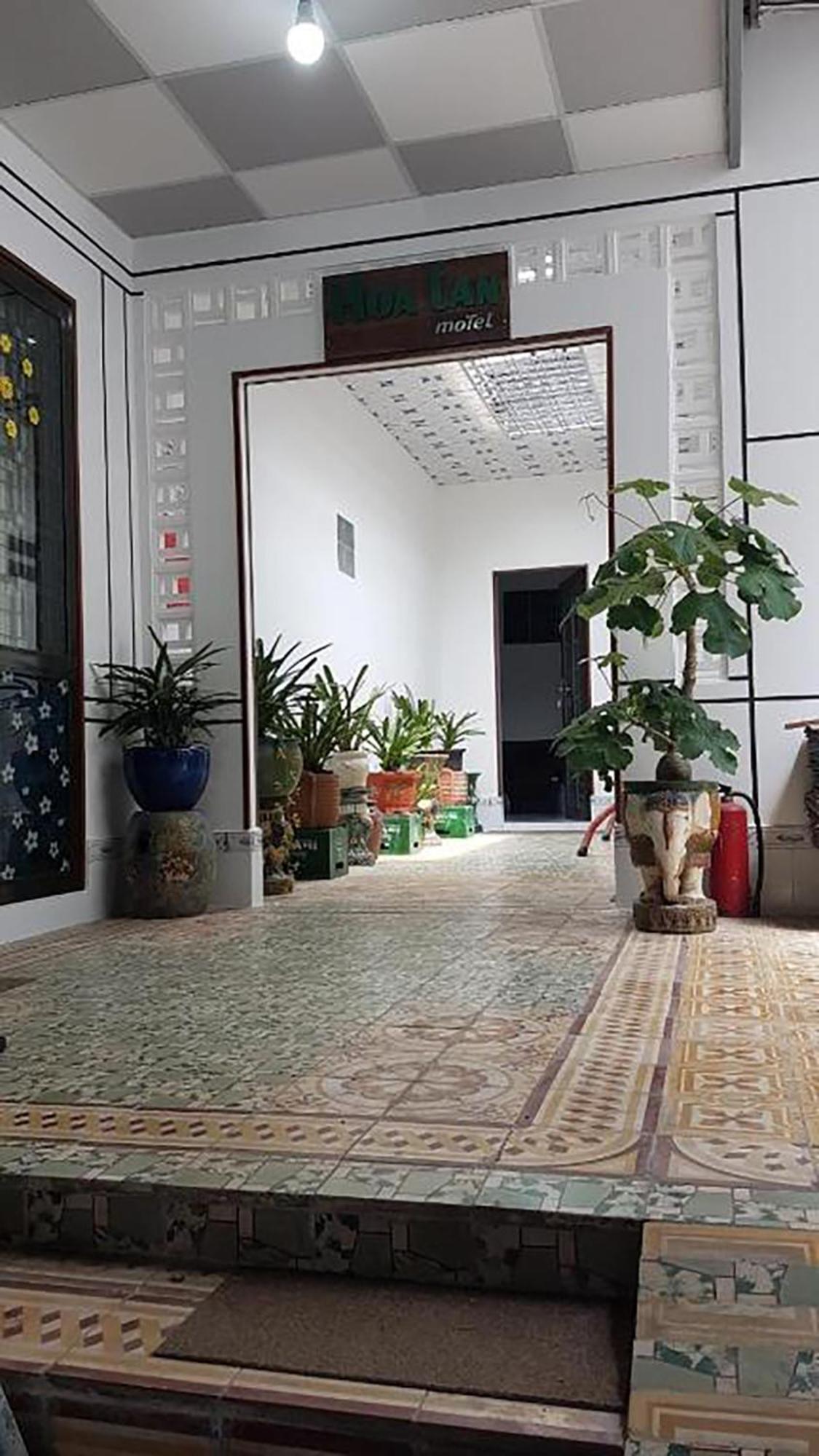 Hoa Lan Motel & Homestay Giong Tu Dien ภายนอก รูปภาพ
